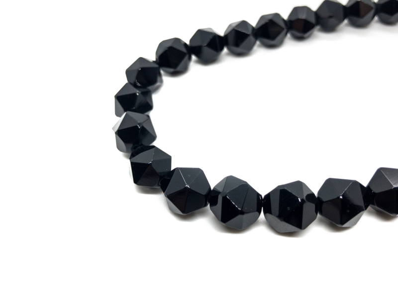 Бусины Агат черный, форма многоугольная, размеры 6мм, 8мм, 10мм, 12мм натуральный камень