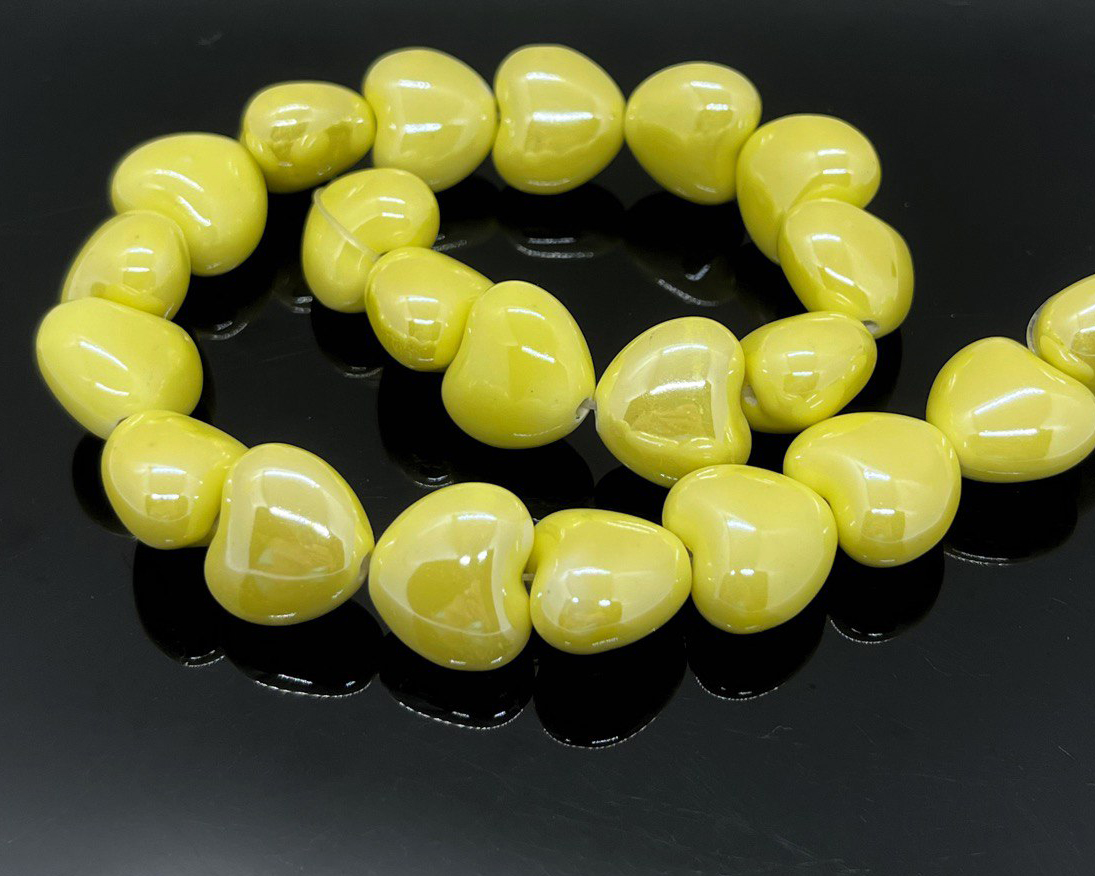 Бусины керамические сердечки цвет желтый размер 15,5*12*11мм