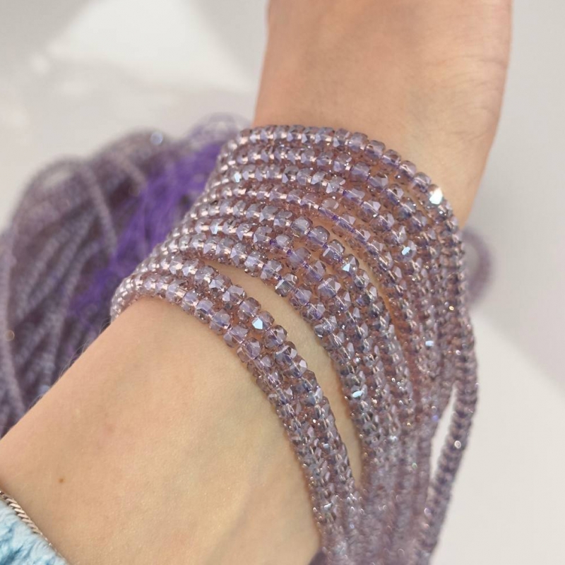 Бусины стеклянные размер 2,5*3,9мм цвет сиреневый