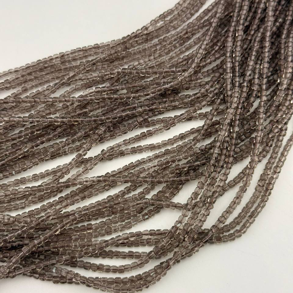 Бусины Раухтопаз АА граненый кубик размер  2,5мм